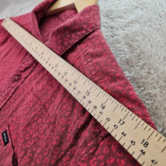 RVCA Button-Down Shirt All Over Print Logo Pocket Short Sleeve Men's Size M - Picture 6 of 10